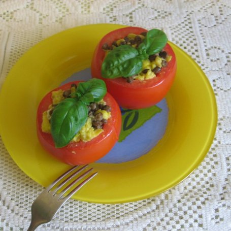 Krok 4 - Pomidory faszerowane jajkiem i soczewicą foto