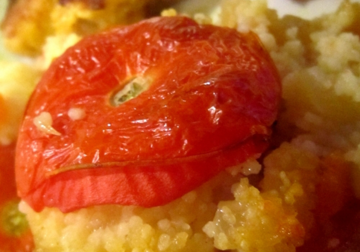 pomidory faszerowane kuskusem foto