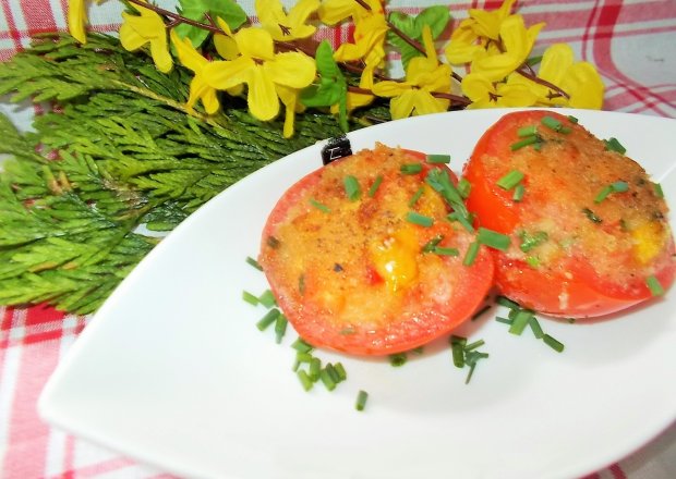 Fotografia przedstawiająca Pomidory faszerowane papryką