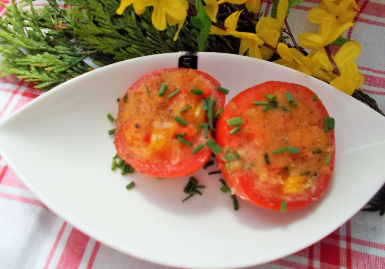 Pomidory faszerowane papryką foto