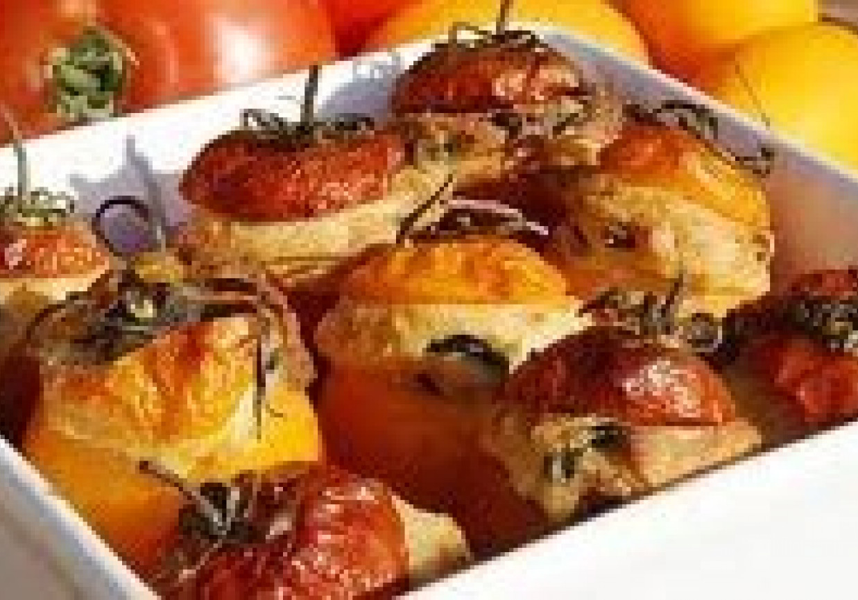 pomidory faszerowane różnymi pastami foto