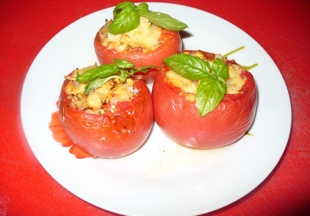 Pomidory faszerowane  ryżem i kalarepką  foto