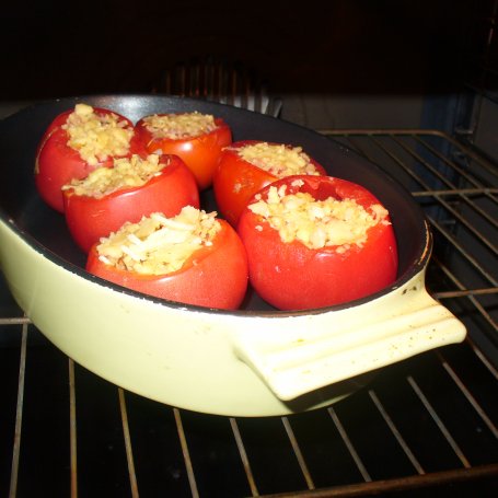 Krok 9 - Pomidory faszerowane  ryżem i kalarepką  foto