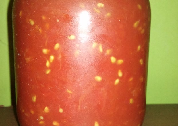 Fotografia przedstawiająca Pomidory krojone "w puszce"