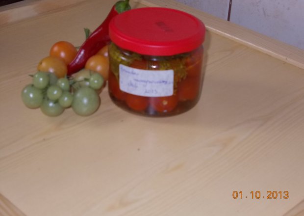 Fotografia przedstawiająca Pomidory marynowane z chilli