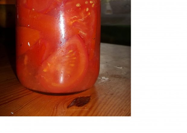 Fotografia przedstawiająca pomidory na zupe