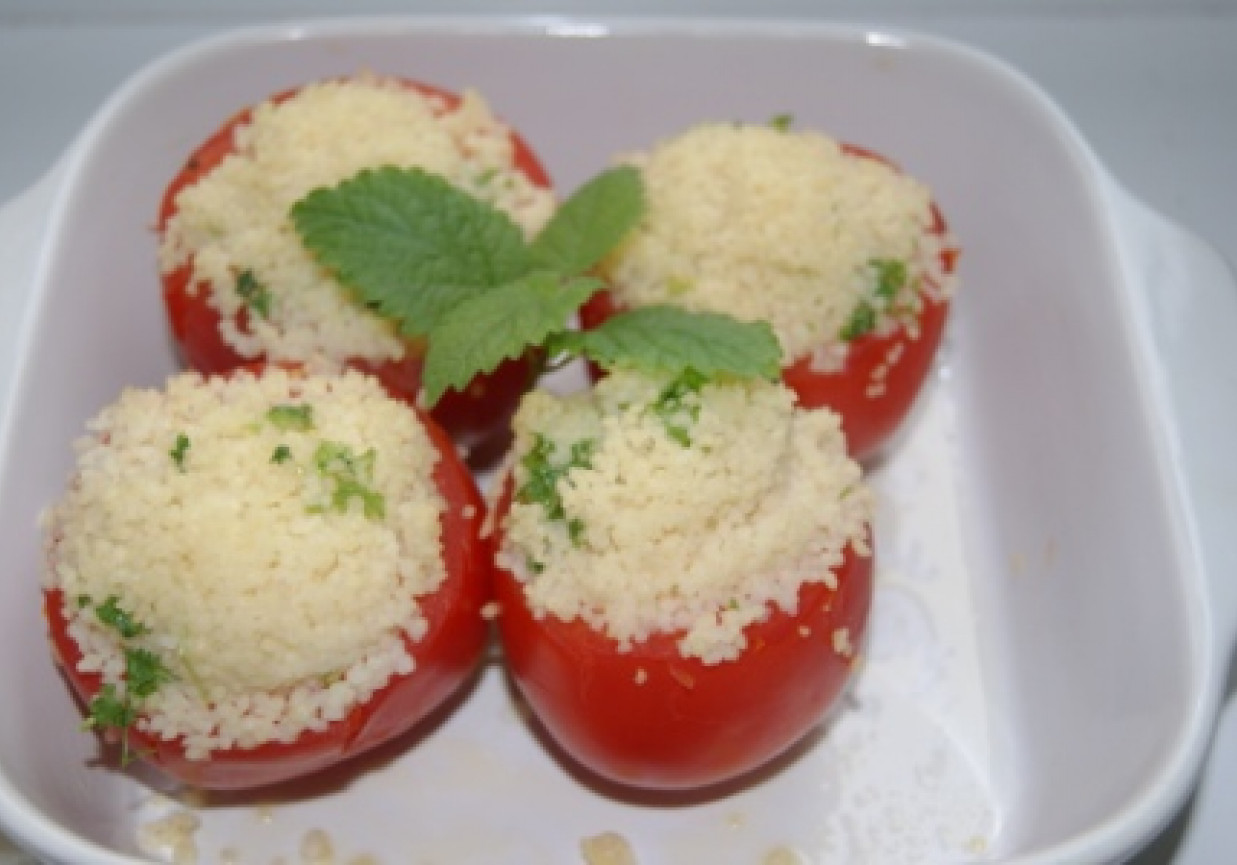 Pomidory nadziewane kuskusem foto