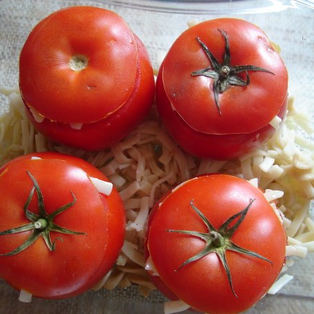 Krok 5 - Pomidory nadziewane makaronem foto