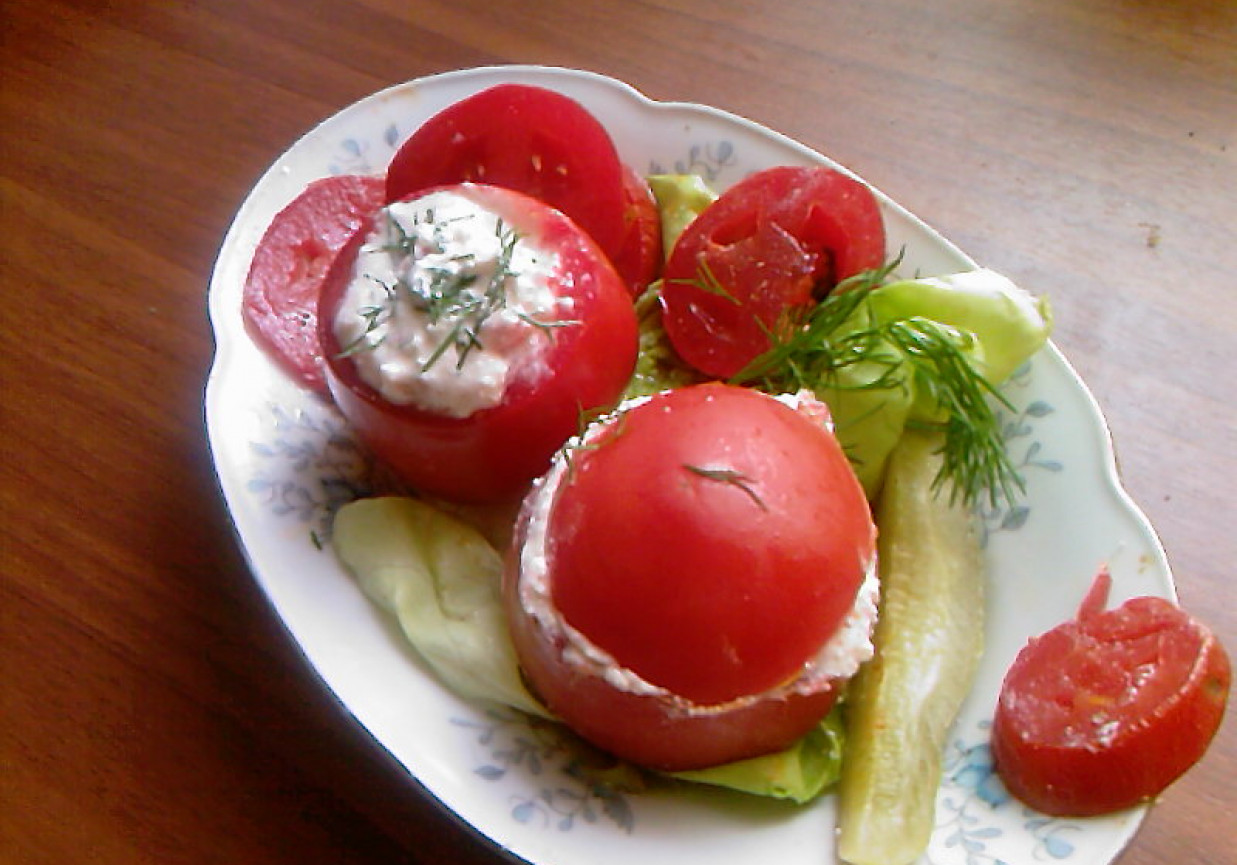 Pomidory nadziewane twarożkiem foto