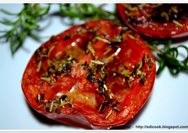 Fotografia przedstawiająca Pomidory spod grilla.