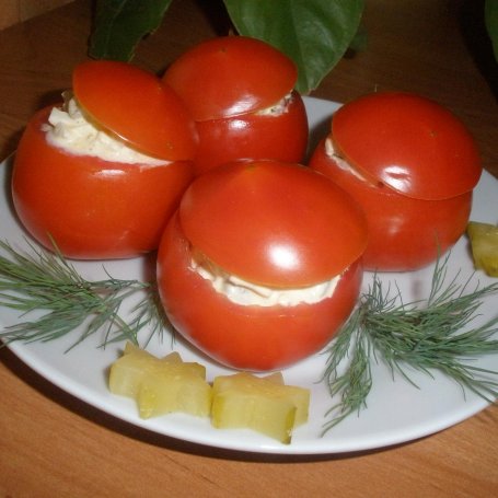 Krok 4 - Pomidory w czapeczkach z farszem z szynką i ogórkiem foto