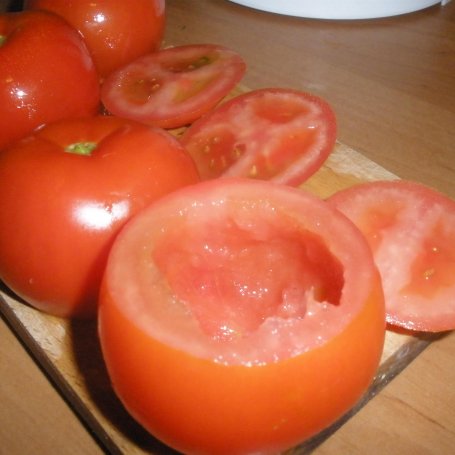 Krok 1 - Pomidory w czapeczkach z farszem z szynką i ogórkiem foto