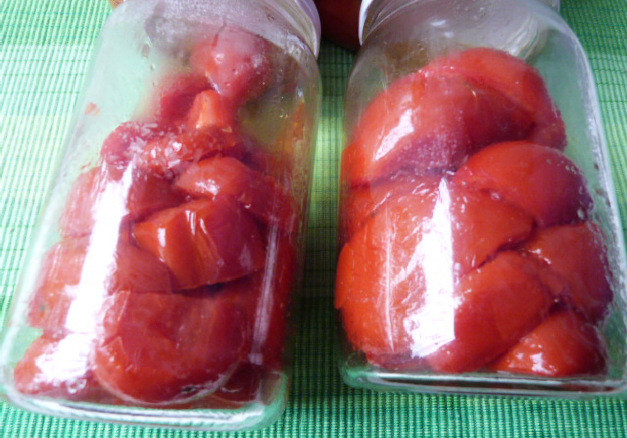 Pomidory w słoikach na zimę foto