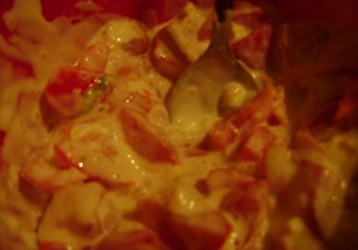 pomidory  w sosie majonezowo-śmietanowym z natką pietruszki foto