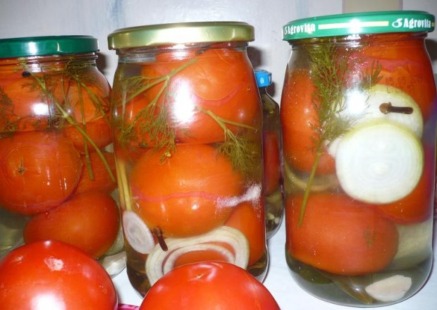 Fotografia przedstawiająca Pomidory w zalewie