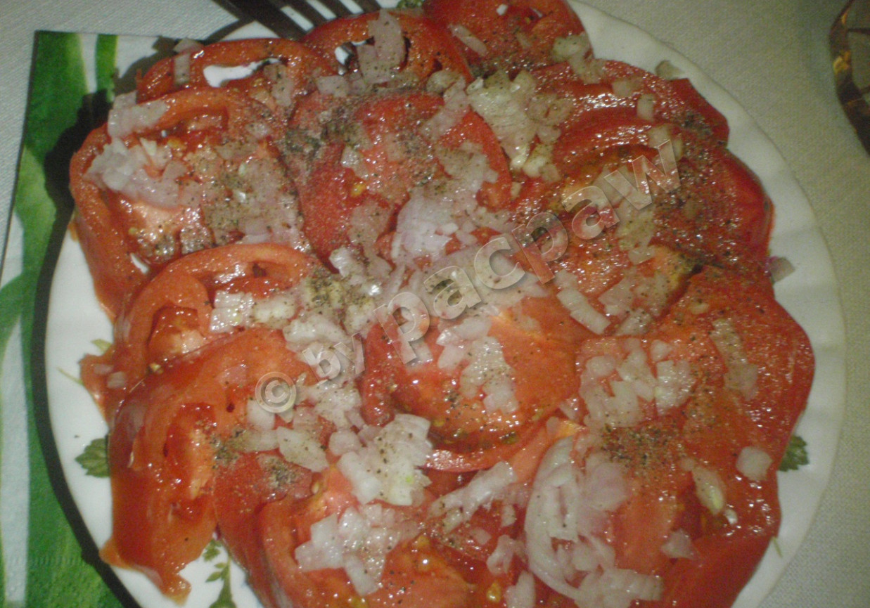 Pomidory z cebulą w occie balsamicznym foto