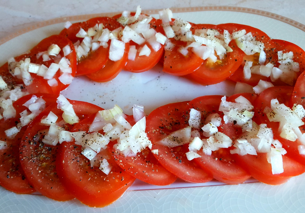 Pomidory z cebulą foto
