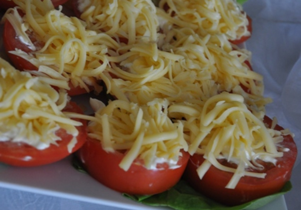 Pomidory z czosnkiem i serem foto