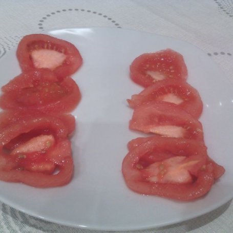 Krok 1 - Pomidory z fetą i kiełkami foto