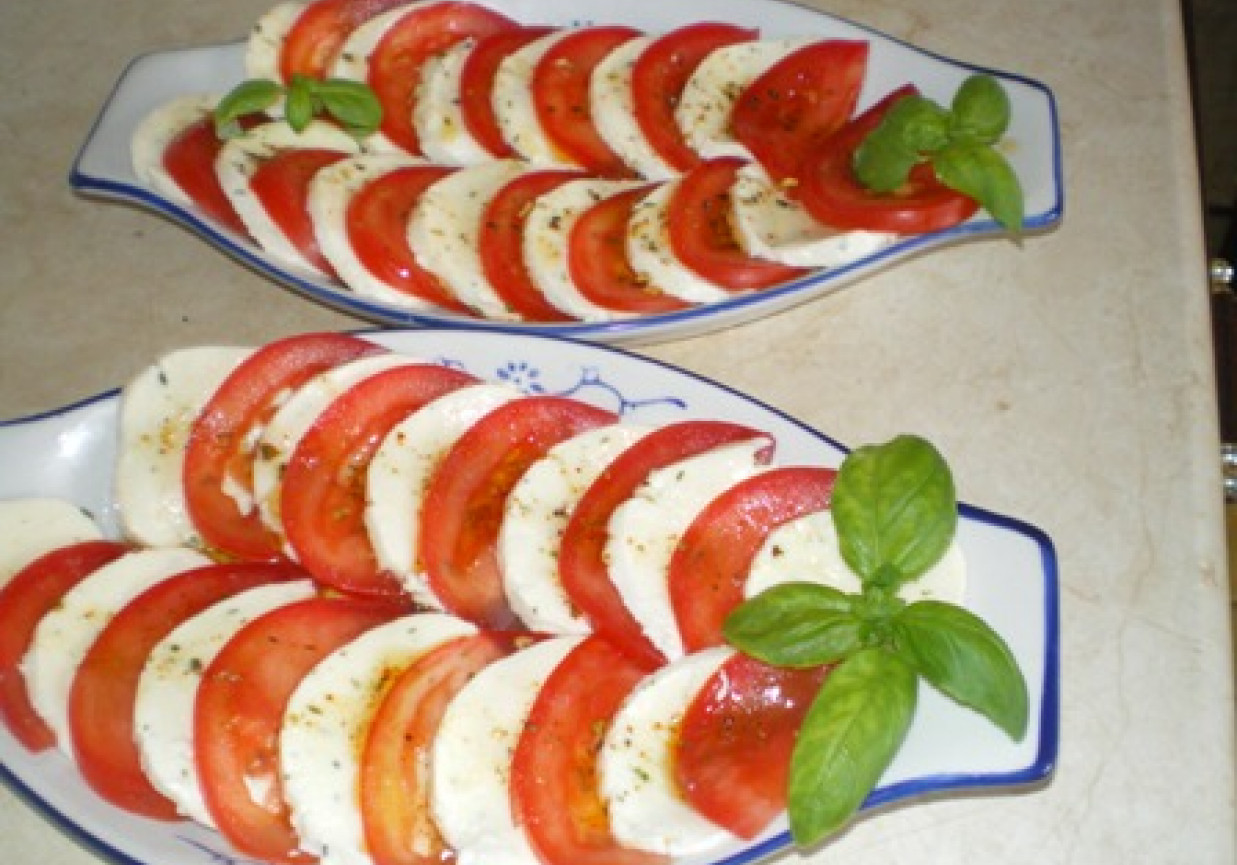 Pomidory z mozarellą foto