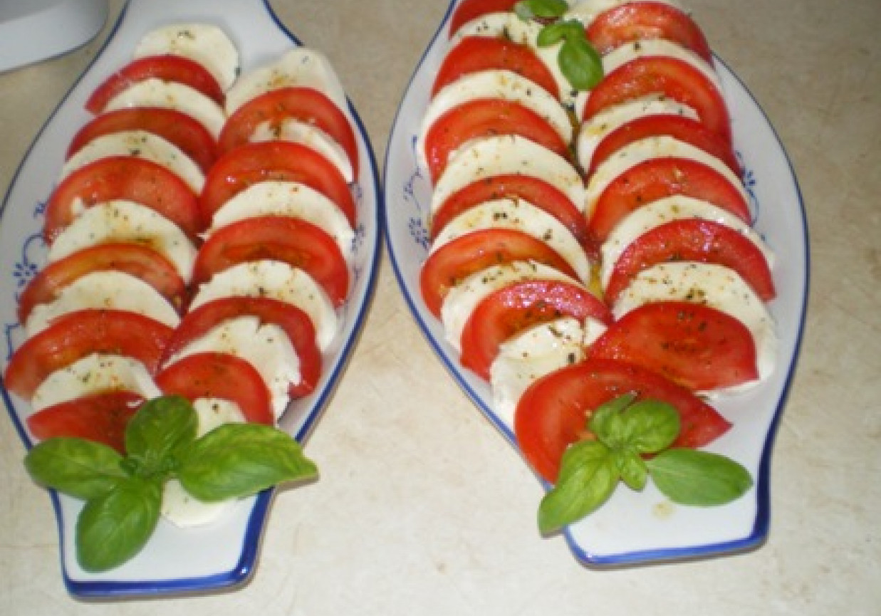 Pomidory z mozarellą foto