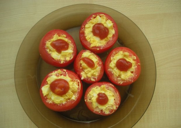 Fotografia przedstawiająca Pomidory z pastą jajeczną