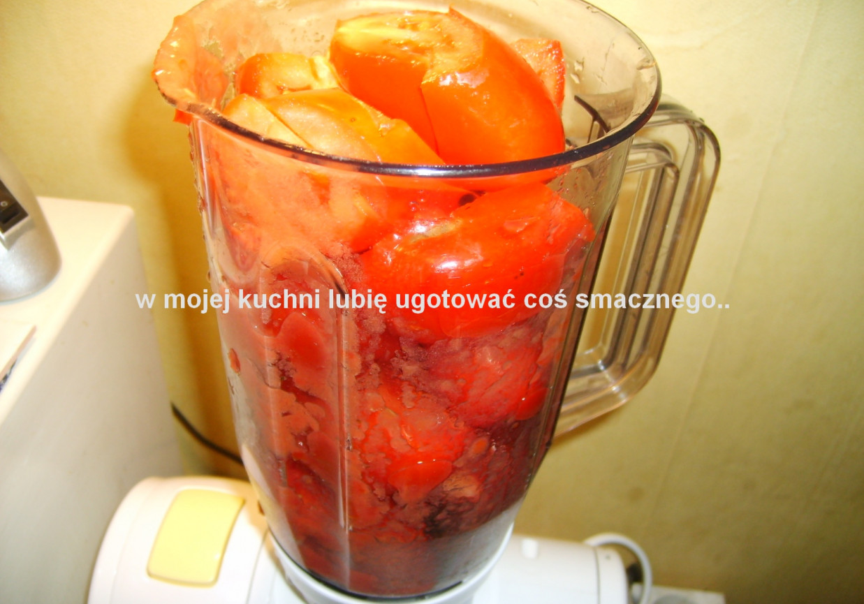pomidory z solą ziołową,pieprzem do zamrożenia na zimę... foto
