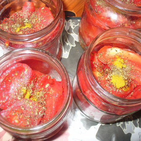 Krok 4 - Pomidory z ziołami  do słoików foto
