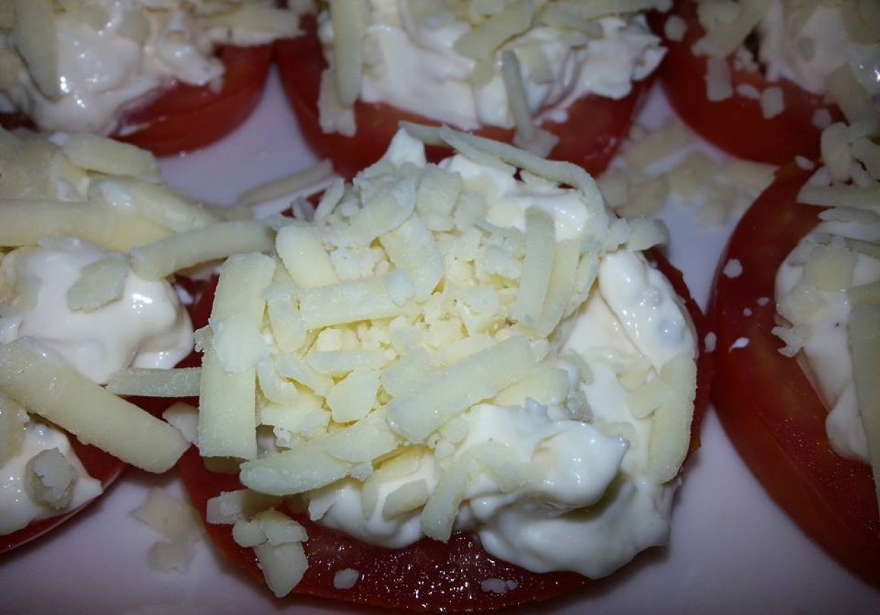 Pomidory Z żółtym Serem. foto