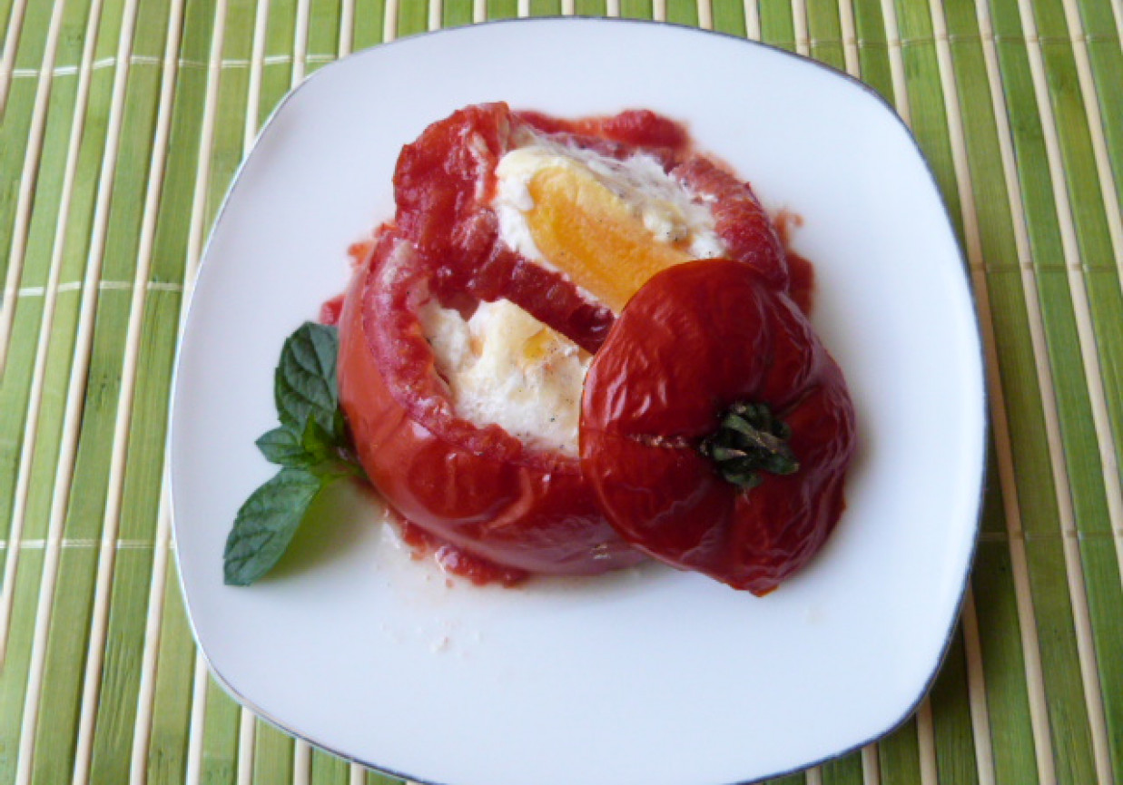 Pomidory zapiekane z jajkami foto