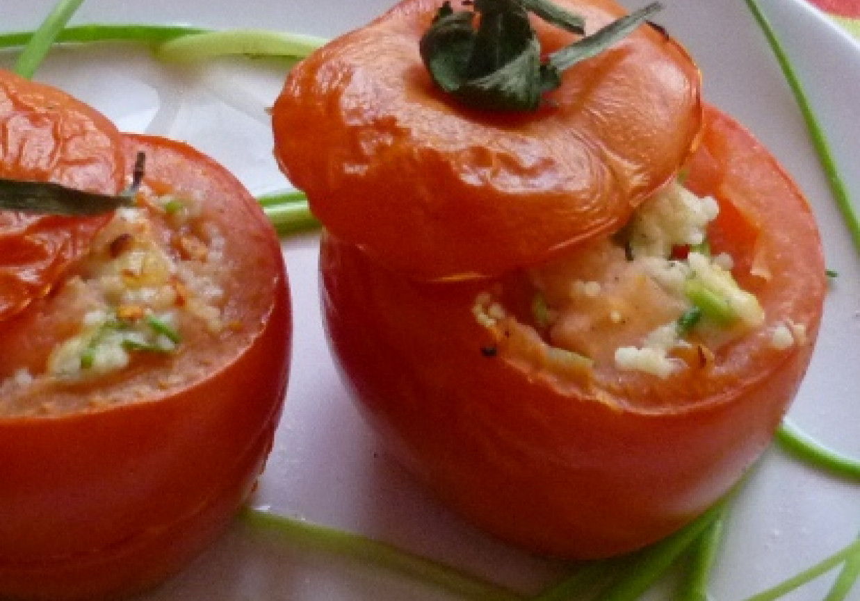 Pomidory zapiekane z kus kus i mozzarellą foto
