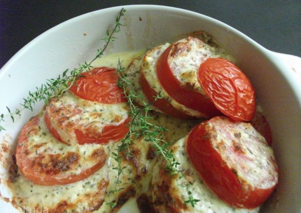 Fotografia przedstawiająca Pomidory zapiekane z serami