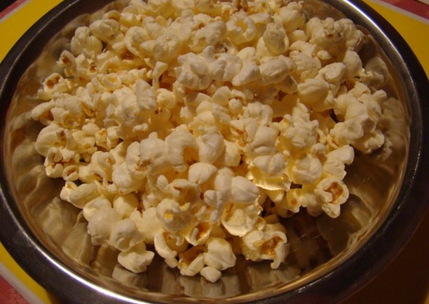Fotografia przedstawiająca Popcorn domowy