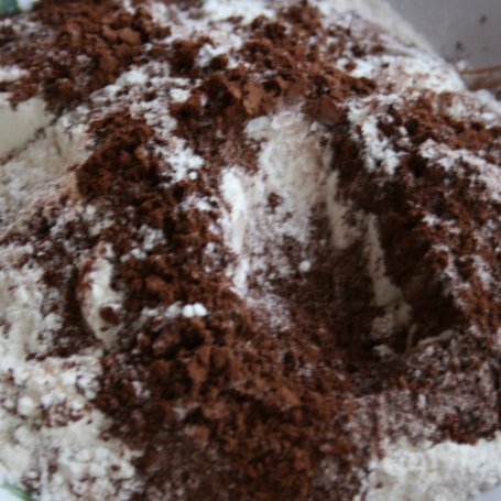 Krok 2 - Popękane czekoladowe ciasteczka z miętą      foto