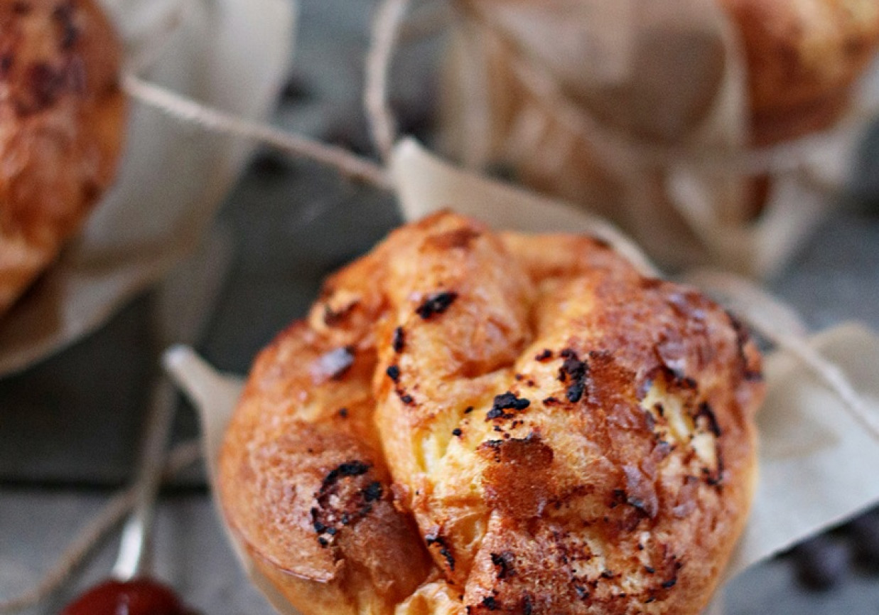 Popovers z czekoladowymi kropelkami foto