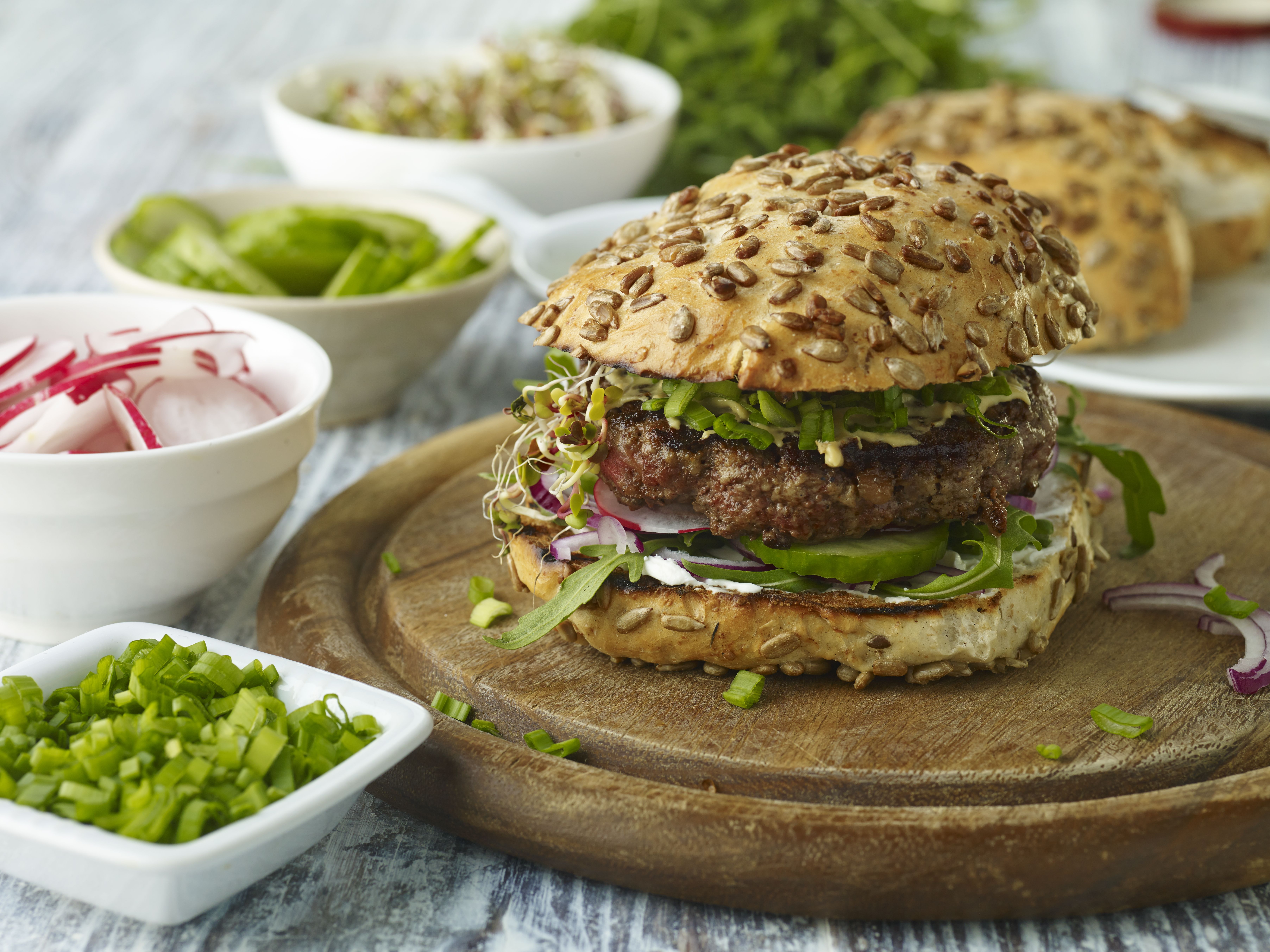 Pora na… hamburgera, czyli słów kilka o tym, z czego słynie kuchnia amerykańska….
