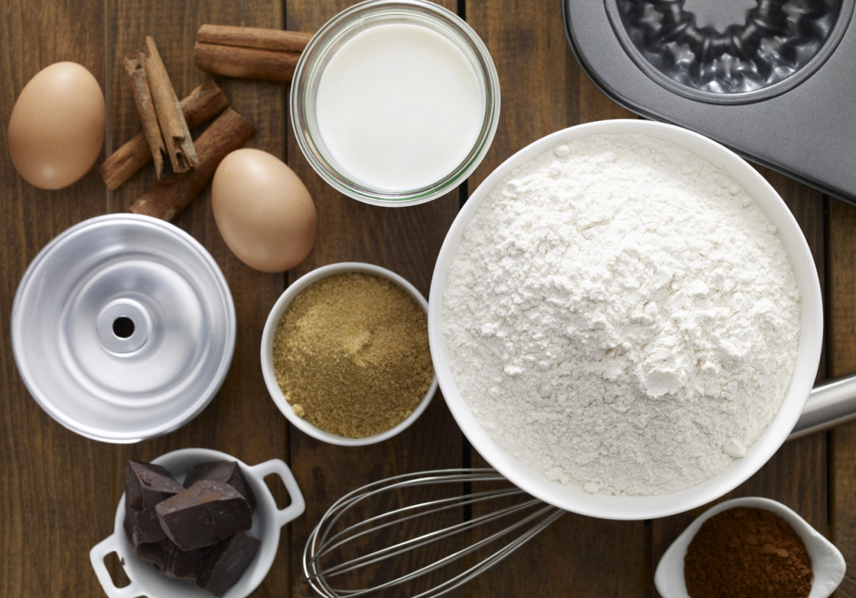 Poradnik domowego cukiernika: Jaką mąkę wybrać do ciasta?