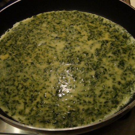 Krok 2 - Poranny omlet ze szpinakiem foto
