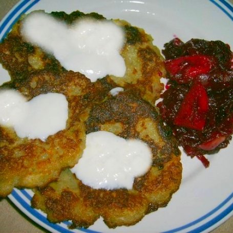 Krok 4 - porowo ziemniaczane placki pikantne..... foto