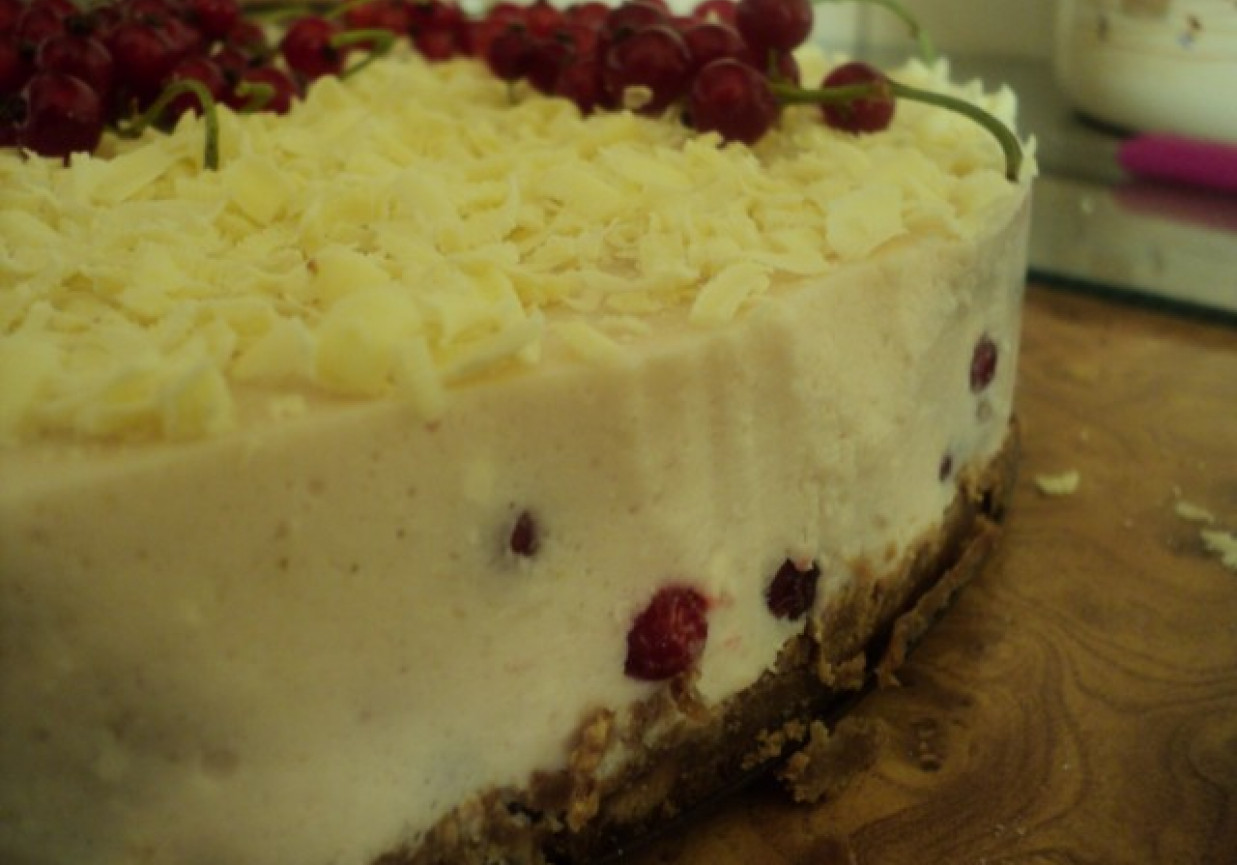 Porzeczkowy tort z czekoladą foto