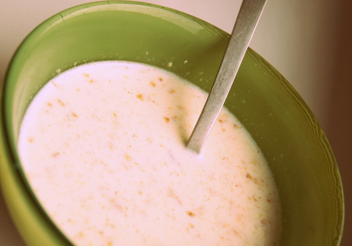 poświąteczna zupa mleczna z płatkami owsianymi foto