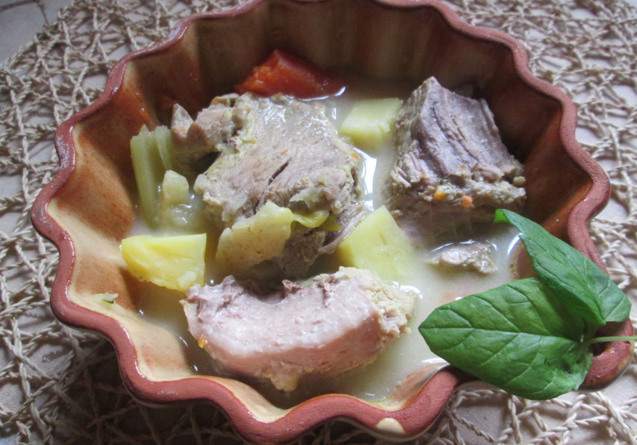Potrawa mięsno-warzywna z chrzanem foto