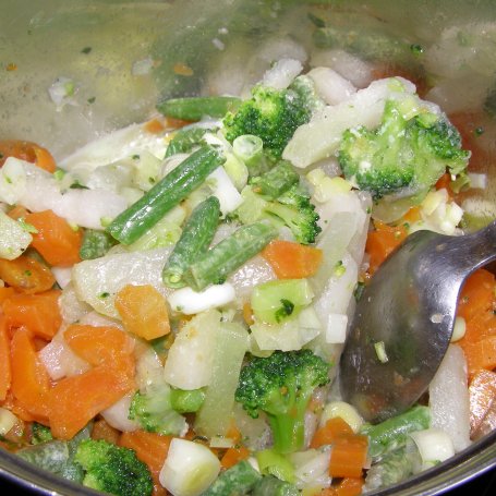 Krok 1 - potrawka curry z rosołowego kurczaka z warzywami... foto