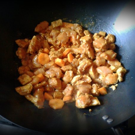 Krok 1 - Potrawka kurczak curry z fasolą w mleczku kokosowym foto