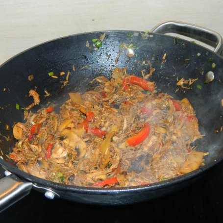 Krok 3 - Potrawka orientalna z gotowanym mięsem foto