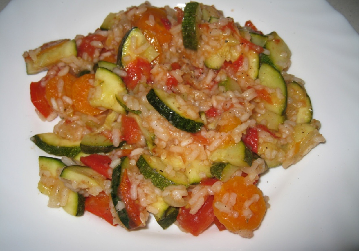 Potrawka warzywna z ryżem jaśminowym foto