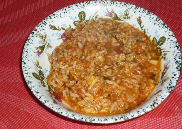Fotografia przedstawiająca Potrawka wieprzowa z ryżem