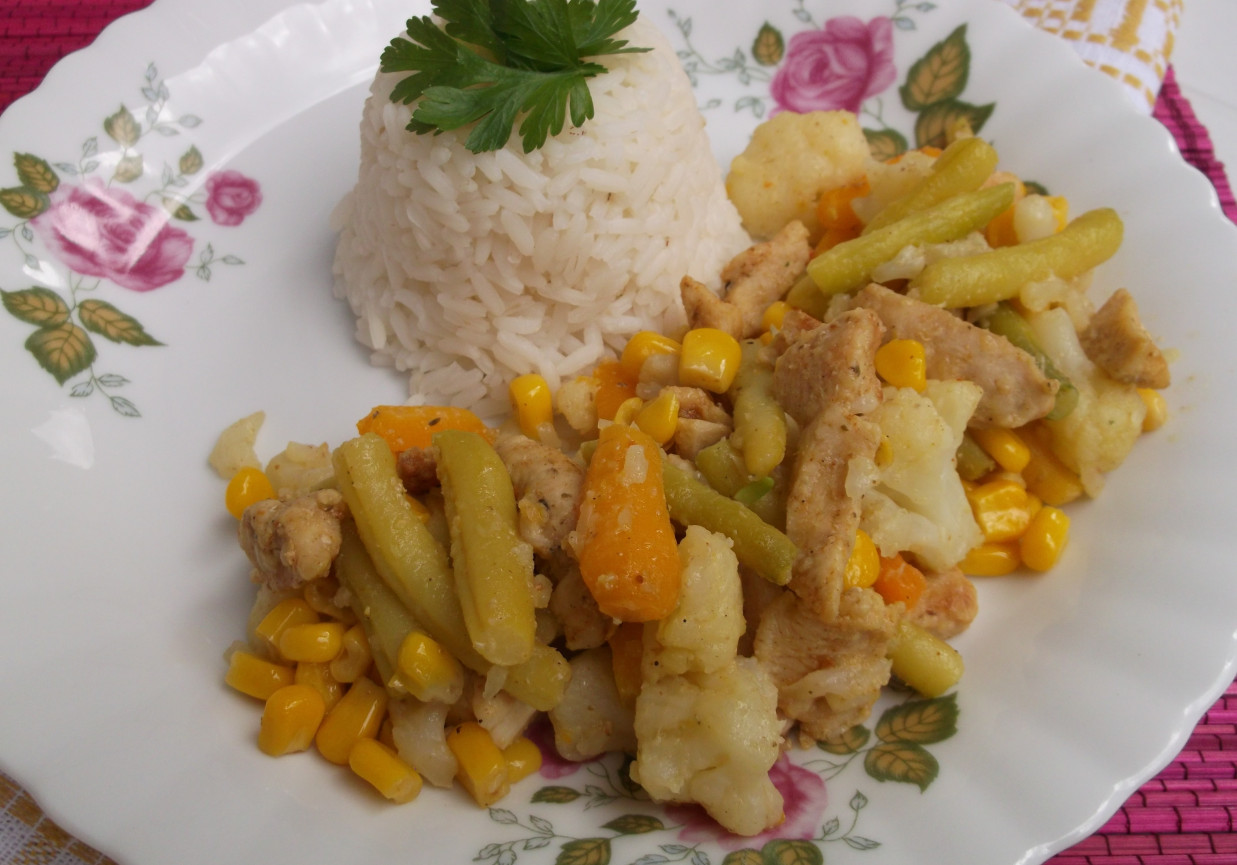 Potrawka z fileta z kurczaka i warzyw. DoradcaSmaku.pl