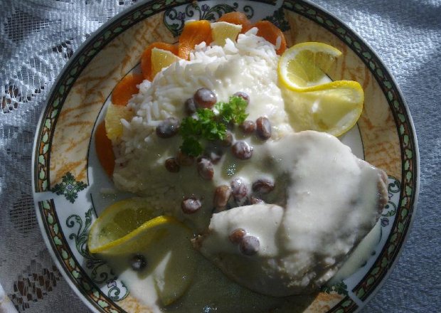 Fotografia przedstawiająca Potrawka z kurczaka z cytrynowym sosem