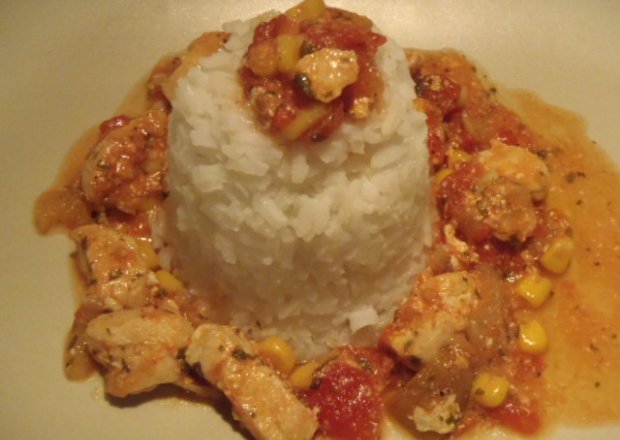 Fotografia przedstawiająca Szybka potrawka z kurczaka z ryżem